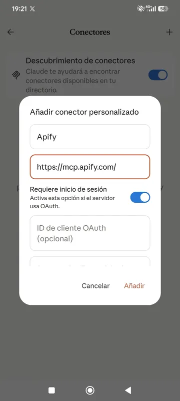 Formulario relleno con Nombre Apify y la URL https://mcp.apify.com/, con Requiere inicio de sesión activado