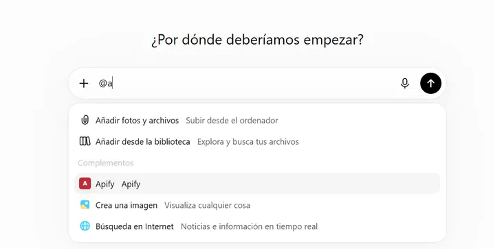 Chat de ChatGPT con el complemento Apify seleccionado al escribir @